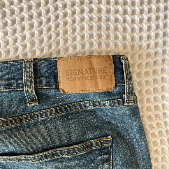 Signature Levi's S51 Straight Fit Jeans Men’s 42x30 Blue Medium Wash Denim - Picture 8 of 8